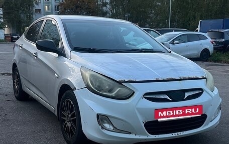 Hyundai Solaris II рестайлинг, 2012 год, 600 000 рублей, 5 фотография