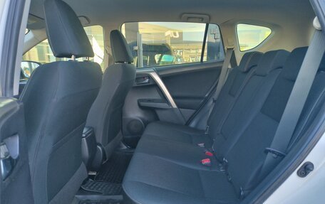 Toyota RAV4, 2015 год, 2 225 165 рублей, 33 фотография