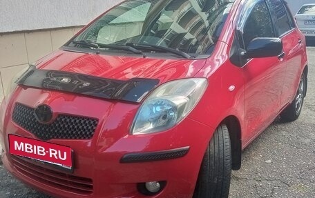 Toyota Yaris III рестайлинг, 2008 год, 750 000 рублей, 1 фотография