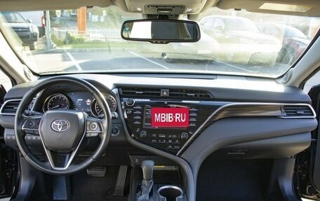 Toyota Camry, 2018 год, 2 348 000 рублей, 14 фотография