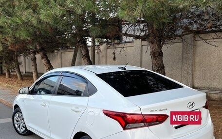 Hyundai Solaris II рестайлинг, 2018 год, 875 000 рублей, 3 фотография