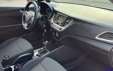 Hyundai Solaris II рестайлинг, 2018 год, 875 000 рублей, 26 фотография