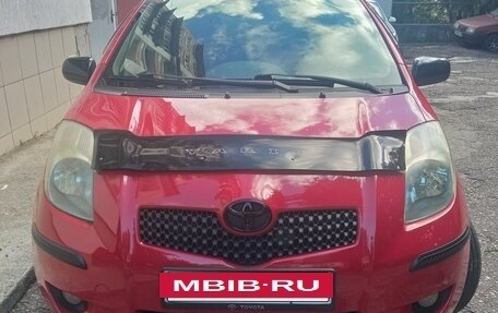 Toyota Yaris III рестайлинг, 2008 год, 750 000 рублей, 2 фотография