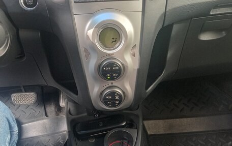 Toyota Yaris III рестайлинг, 2008 год, 750 000 рублей, 18 фотография