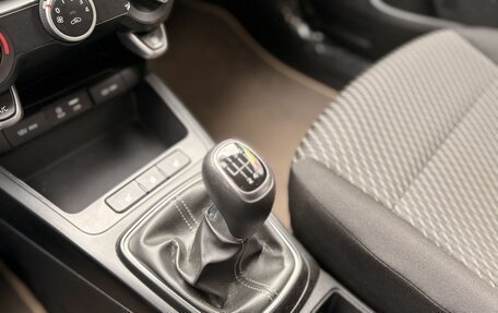 KIA Rio IV, 2019 год, 1 279 000 рублей, 14 фотография