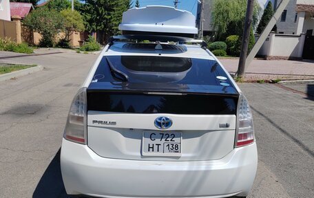 Toyota Prius, 2011 год, 750 000 рублей, 3 фотография