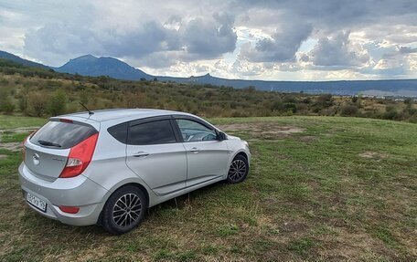 Hyundai Solaris II рестайлинг, 2013 год, 850 000 рублей, 4 фотография