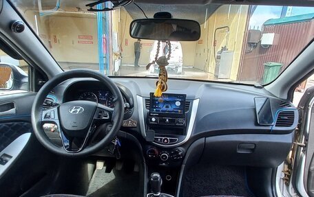 Hyundai Solaris II рестайлинг, 2013 год, 850 000 рублей, 11 фотография