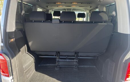 Volkswagen Caravelle T6 рестайлинг, 2016 год, 3 500 000 рублей, 11 фотография