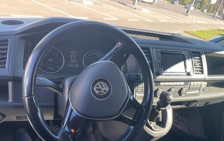 Volkswagen Caravelle T6 рестайлинг, 2016 год, 3 500 000 рублей, 8 фотография