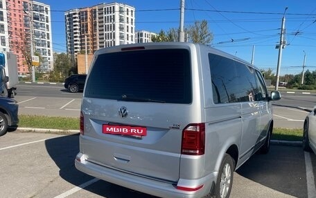 Volkswagen Caravelle T6 рестайлинг, 2016 год, 3 500 000 рублей, 5 фотография
