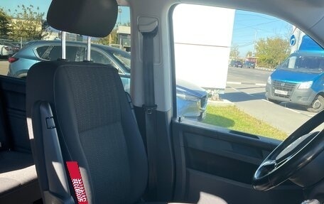 Volkswagen Caravelle T6 рестайлинг, 2016 год, 3 500 000 рублей, 12 фотография