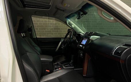 Toyota Land Cruiser Prado 150 рестайлинг 2, 2014 год, 3 900 000 рублей, 13 фотография