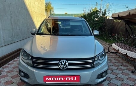 Volkswagen Tiguan I, 2011 год, 950 000 рублей, 2 фотография