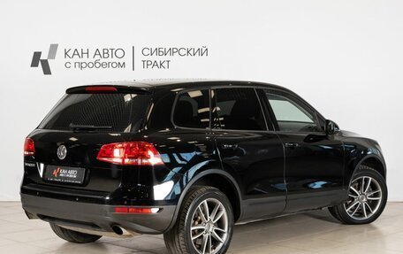 Volkswagen Touareg III, 2011 год, 1 809 000 рублей, 2 фотография