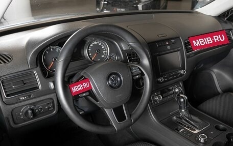Volkswagen Touareg III, 2011 год, 1 809 000 рублей, 3 фотография