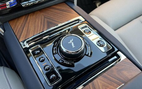 Rolls-Royce Cullinan, 2020 год, 41 900 000 рублей, 29 фотография