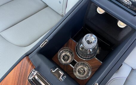 Rolls-Royce Cullinan, 2020 год, 41 900 000 рублей, 39 фотография