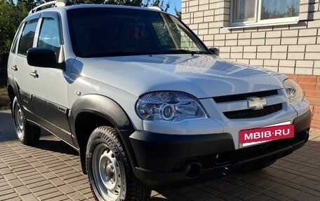 Chevrolet Niva I рестайлинг, 2018 год, 750 000 рублей, 9 фотография