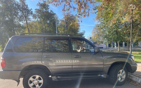 Toyota Land Cruiser 100 рестайлинг 2, 2001 год, 1 500 000 рублей, 3 фотография