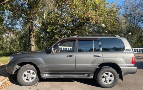 Toyota Land Cruiser 100 рестайлинг 2, 2001 год, 1 500 000 рублей, 4 фотография