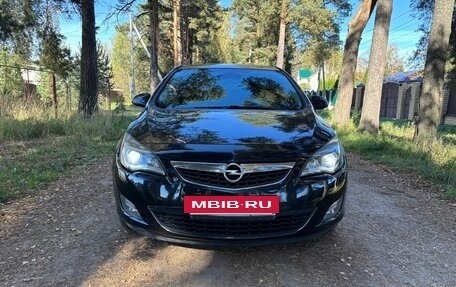 Opel Astra J, 2010 год, 790 000 рублей, 2 фотография