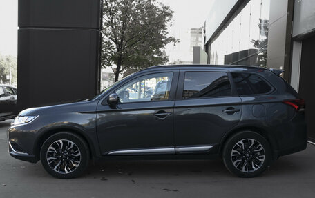 Mitsubishi Outlander III рестайлинг 3, 2021 год, 2 597 000 рублей, 4 фотография