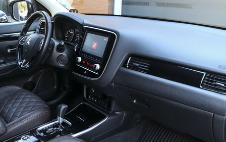 Mitsubishi Outlander III рестайлинг 3, 2021 год, 2 597 000 рублей, 9 фотография