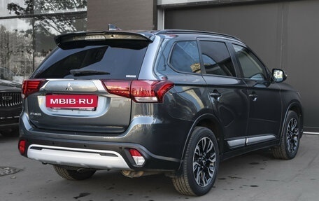 Mitsubishi Outlander III рестайлинг 3, 2021 год, 2 597 000 рублей, 7 фотография