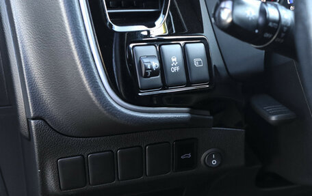 Mitsubishi Outlander III рестайлинг 3, 2021 год, 2 597 000 рублей, 16 фотография