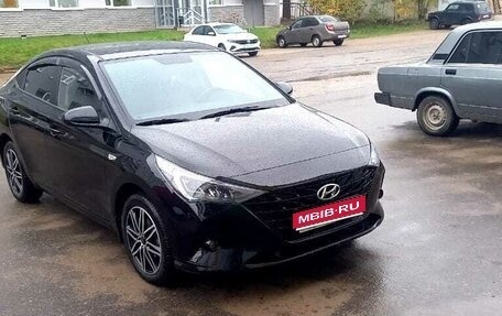 Hyundai Solaris II рестайлинг, 2022 год, 1 800 000 рублей, 1 фотография