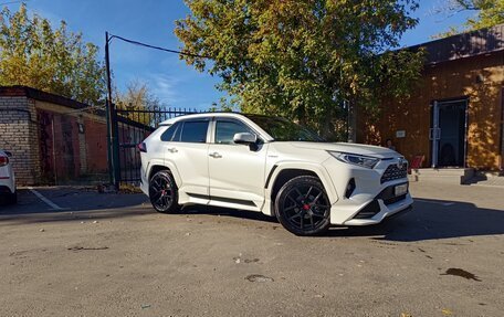 Toyota RAV4, 2019 год, 3 300 000 рублей, 2 фотография