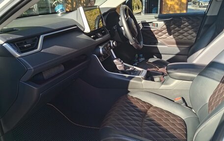 Toyota RAV4, 2019 год, 3 300 000 рублей, 8 фотография