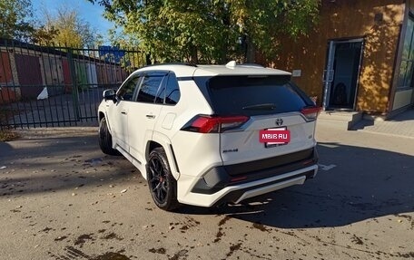 Toyota RAV4, 2019 год, 3 300 000 рублей, 6 фотография
