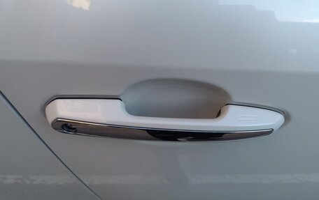 Toyota RAV4, 2019 год, 3 300 000 рублей, 19 фотография