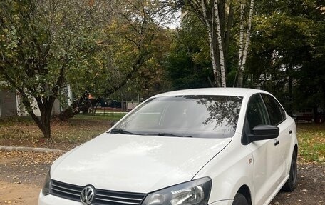 Volkswagen Polo VI (EU Market), 2011 год, 410 000 рублей, 2 фотография
