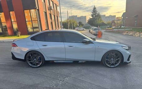 BMW 5 серия, 2023 год, 7 000 000 рублей, 3 фотография