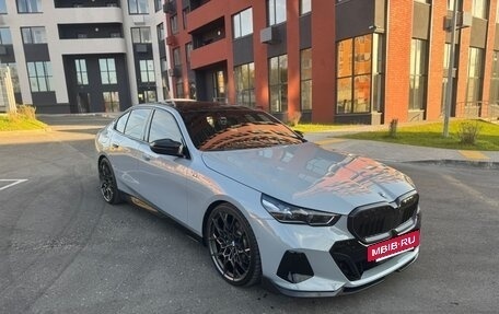 BMW 5 серия, 2023 год, 7 000 000 рублей, 2 фотография