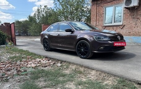 Volkswagen Jetta VI, 2015 год, 950 000 рублей, 3 фотография