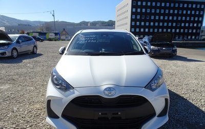 Toyota Yaris, 2022 год, 1 100 000 рублей, 1 фотография