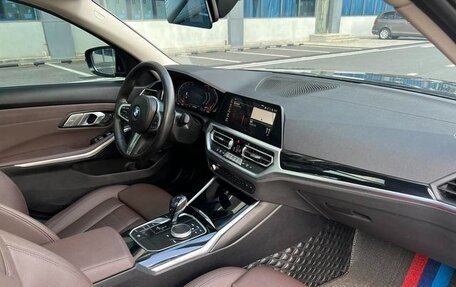 BMW 3 серия, 2021 год, 2 700 000 рублей, 13 фотография