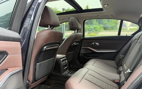 BMW 3 серия, 2021 год, 2 700 000 рублей, 16 фотография
