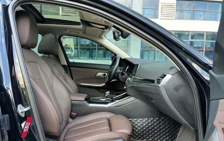 BMW 3 серия, 2021 год, 2 700 000 рублей, 17 фотография