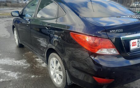 Hyundai Solaris II рестайлинг, 2011 год, 750 000 рублей, 3 фотография