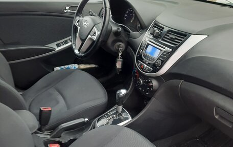 Hyundai Solaris II рестайлинг, 2011 год, 750 000 рублей, 8 фотография