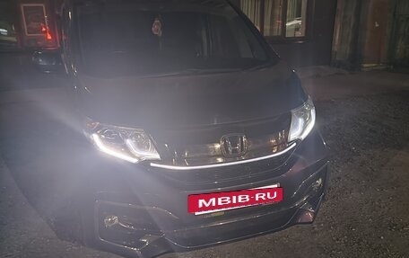 Honda Stepwgn IV, 2017 год, 2 100 000 рублей, 4 фотография