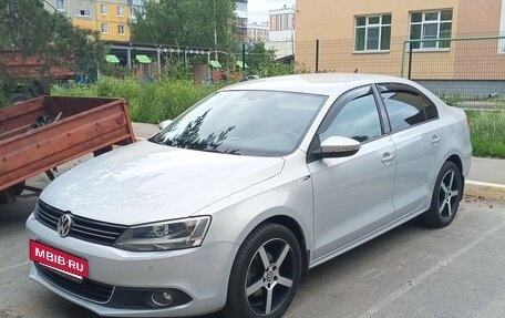 Volkswagen Jetta VI, 2012 год, 1 155 000 рублей, 6 фотография