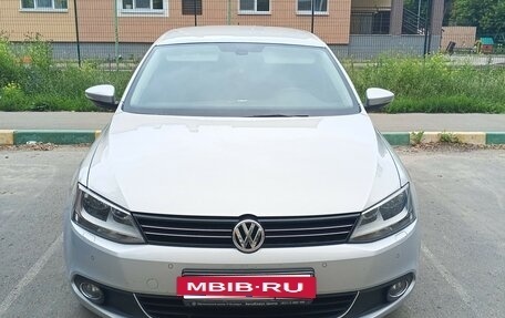 Volkswagen Jetta VI, 2012 год, 1 155 000 рублей, 4 фотография