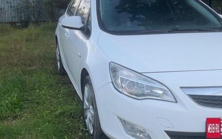 Opel Astra J, 2012 год, 600 000 рублей, 2 фотография