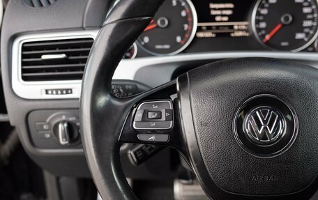 Volkswagen Touareg III, 2015 год, 2 800 000 рублей, 4 фотография